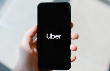 Después de dos años de vivir una pandemia, finalmente se acerca una de las temporadas de viajes más ocupadas y Uber se está preparando con nuevos productos y funciones. Foto: Unsplash 