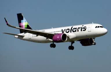 El presidente y director ejecutivo de Volaris, Enrique Beltranena, reveló que la aerolínea reducirá 20% sus operaciones en el AICM en dos etapas. Foto: iStock 