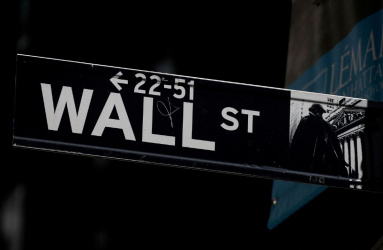 Placa de calle que dice Wall Street