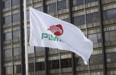 Bandera blanca con logo de Pemex