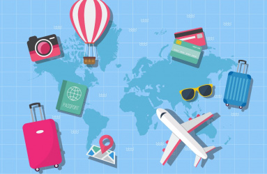 Avión, pasaporte y otros artículos de viaje en un mapa 