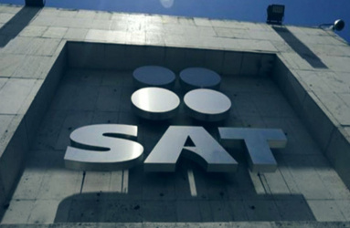 Logo del SAt con letras plateadas 