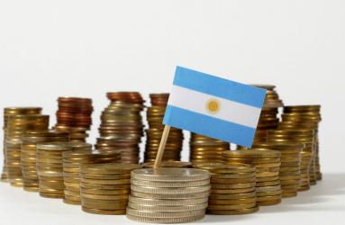 Les llueve sobre mojado... Argentina incrementa un 37% el precio de la gasolina. Foto: iStock.