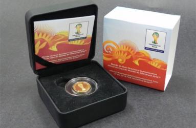 La moneda de oro hace alusión a la Copa del Mundo y al momento en que se convierte un gol. Foto: Banco Central